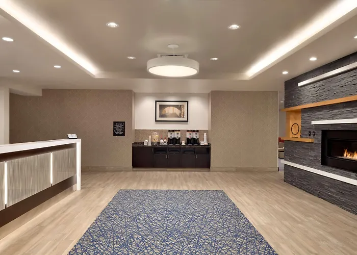 Hampton & Chicago O'hare Hotel 3*