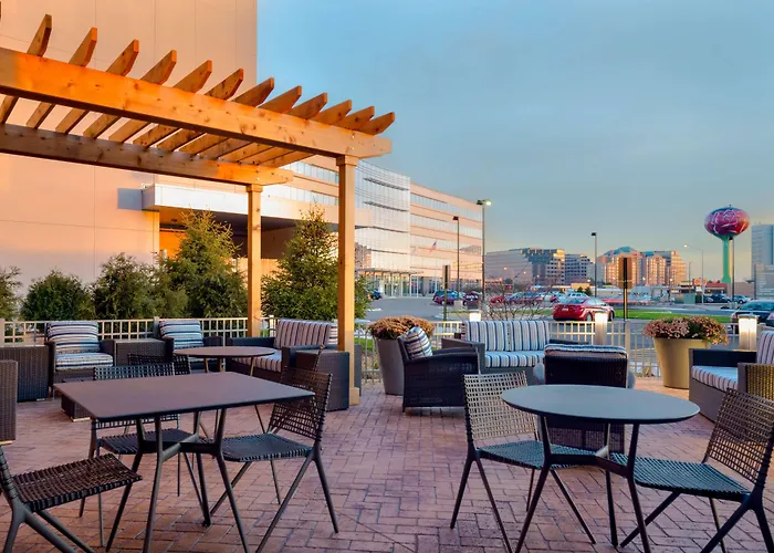 Hotel Hampton & Chicago O'hare 3*